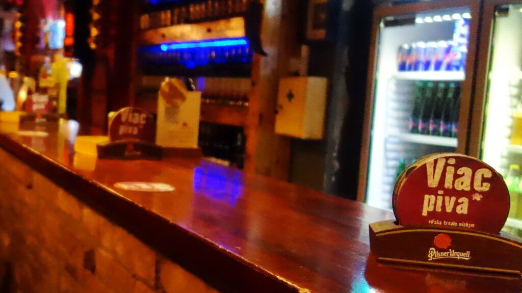 Podpivníky v baroch