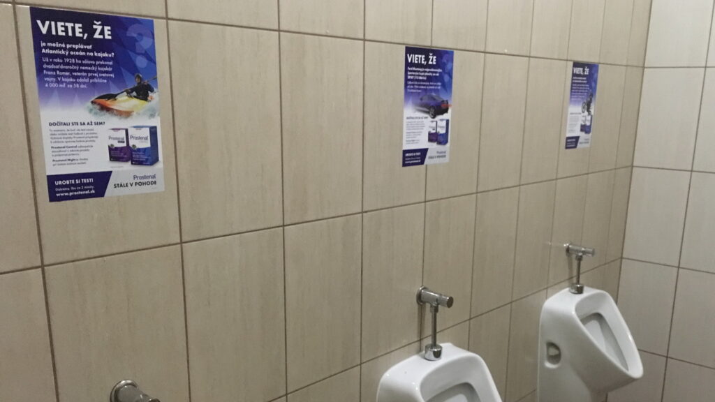 Nálepky na toaletách